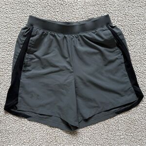 LAST CALL 🍺 FINAL PRICE • Under Armour | NWOT • Gray Athletic Shorts